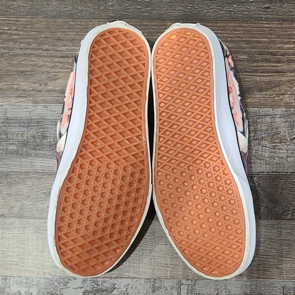 Brand New RAAD Shop shoes Size 5M Style By Design - Picture 6 of 7